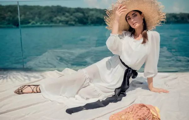 Rochie premium lungă, din voal alb, 299 lei