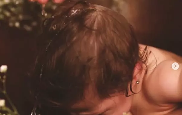 Feli Donose și-a botezat fetița în mare secret. Imagini inedite cu micuța Nora Luna