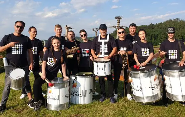 SuperChill School – Traditie din percutie! (1)