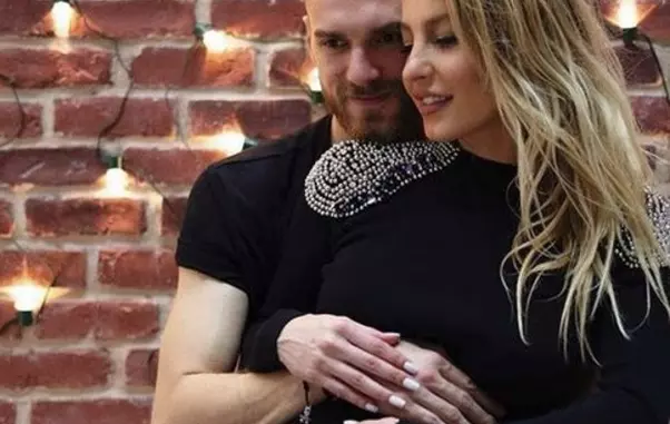 Flavia Mihăşan şi Marius Moldovan sunt părinţii unei fetiţe