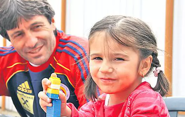 Dana şi Iosif Rotariu au adoptat doi copii bolnavi, Kassandra şi Cristian