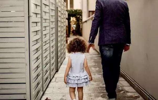 Fotografia cu Petra postată de Mădălin Ionescu i-a alarmat pe fanii săi