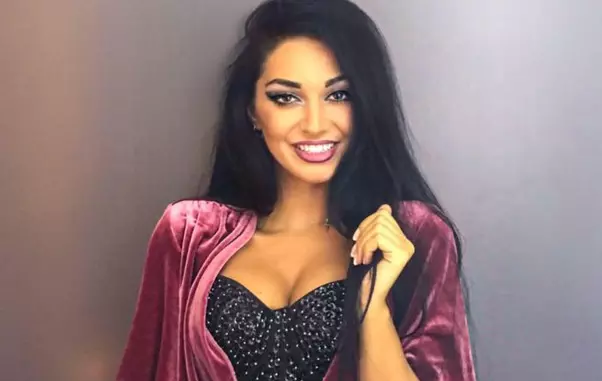 Elena Ionescu divorţează