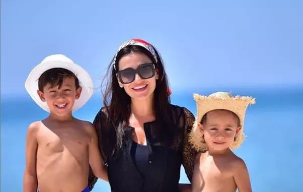 Claudia Patrascanu și cei doi copii