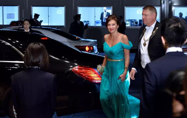 Klaus Iohannis soție