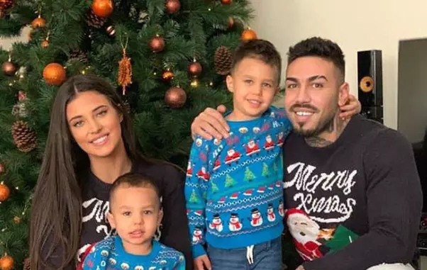 Antonia, Alex Velea și fiii lor, Dominic și Akim