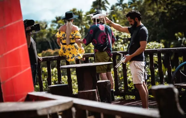 Gina Pistol Asia Express (2)