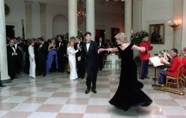 Faimoasa scenă a dansului dintre Lady Diana și John Travolta