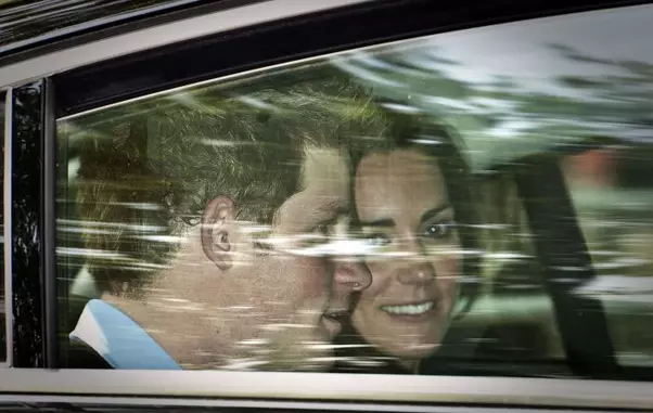 Prințul Harry și buna lui prietenă Kate Middleton, în 2011