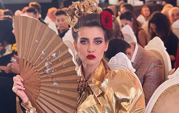 Iulia Albu operații estetice