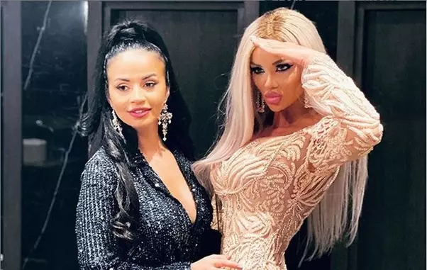 Bianca Drăgușanu și ofsta soție a lui Alex Bodi, la ziua de naștere a omului de afaceri.