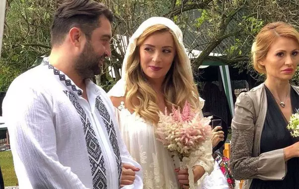 3bc2739da9731ee5be2bf1997c598912-1