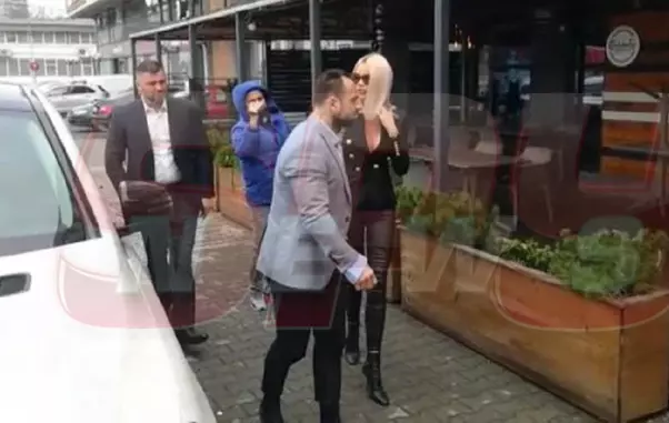 Bianca Drăgușanu a ajuns la notar