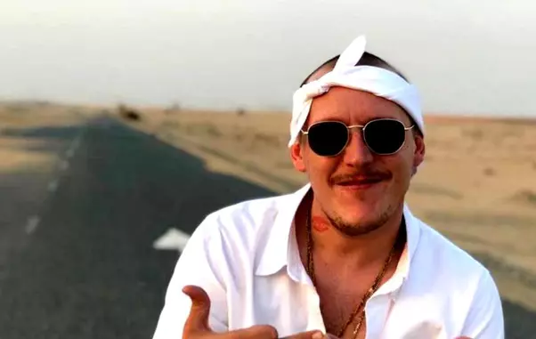 Alice-Badea-Whatsup-1