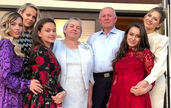 Lidia-Buble-si-familia-1