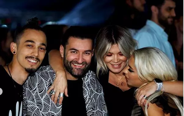 2Gina-Pistol-si-Smiley