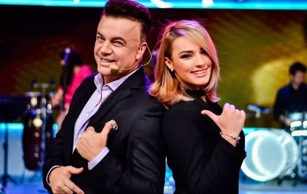 duelul-pianelor-adrian-enache-si-fata-lui-diana04706800