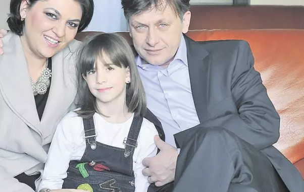 4390-249121-fam-1140×570