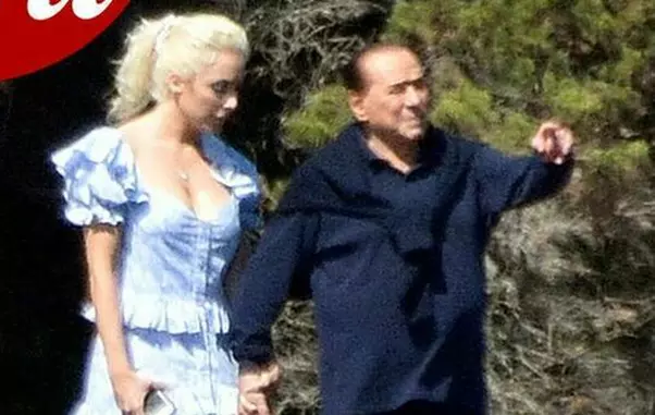 5399746_1759_berlusconi_mano_nella_mano_marta_fascina