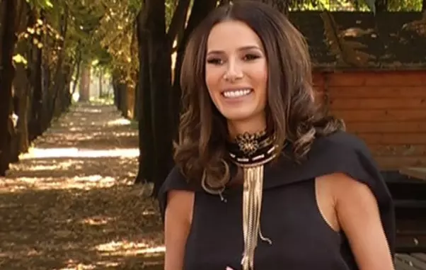 janina-nectara-ela-craciun-numai-de-bine-396749