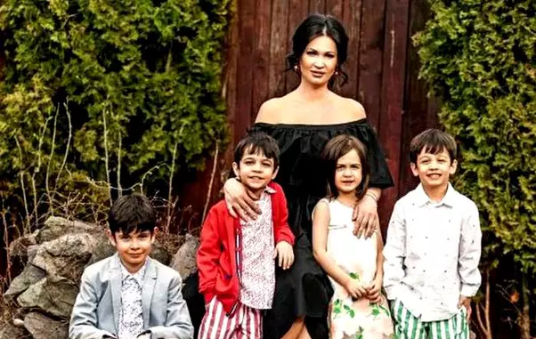 1Nicoleta-Luciu-Viva