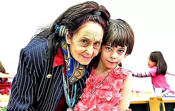 2Adriana-Iliescu-Eliza