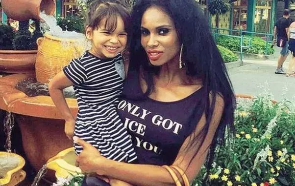 Laurette-rupe-tacerea.-Ce-face-fostul-ei-iubit-pentru-fiica-pe-care-o-au-impreuna-4-1024×576