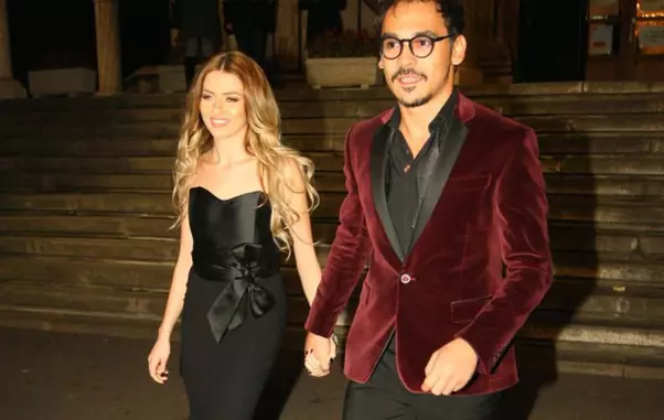 Razvan-Simon-si-Lidia-Buble-vor-merge-impreuna-in-fata-altarului-1280×720-840×500