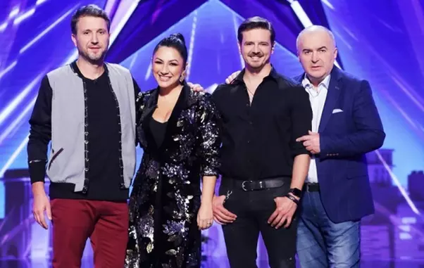 Smiley-jurat-românii-au-talent-1