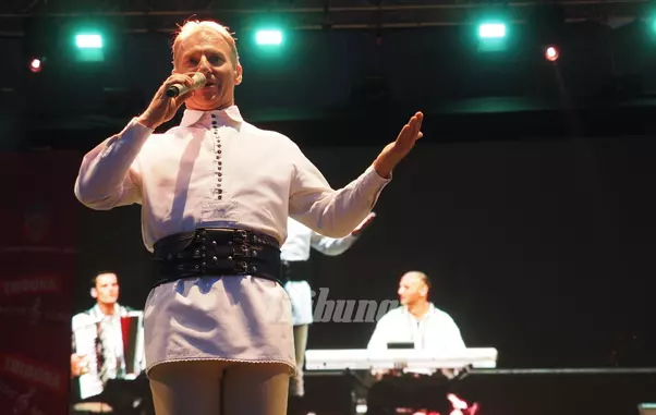 2016_07_12_1_dinu-iancu-salajanu-ma-gandeam-sa-ma-mut-in-sibiu-cu-toata-familia_41206