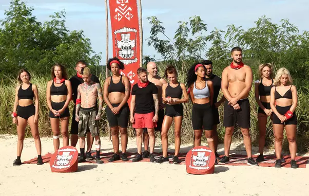 Cum se epilează concurentele de la Survivor