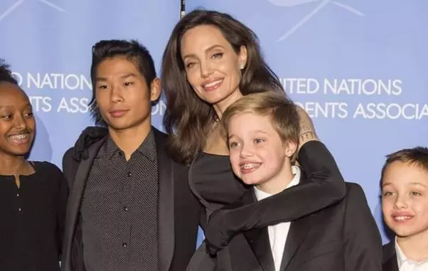 jolie-add7baf5fd9c3812dd51a987a54b0aca-1200×800