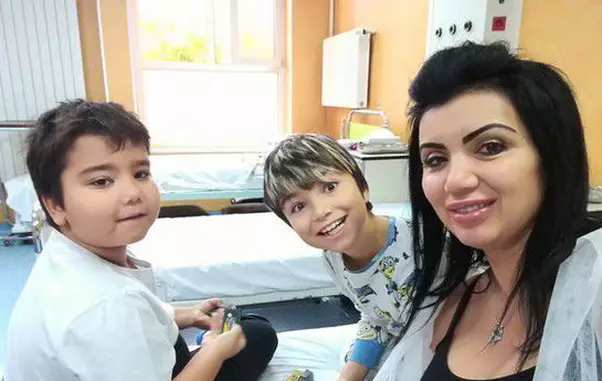 adriana-bahmuteanu-si-copiii