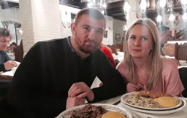 cine-este-si-cum-arata-sotia-lui-catalin-morosanu-4