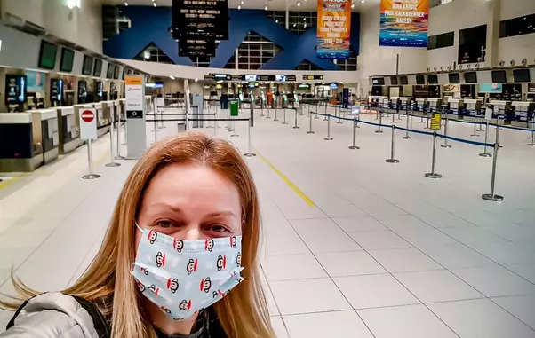 dana-mladin-la-aeroport