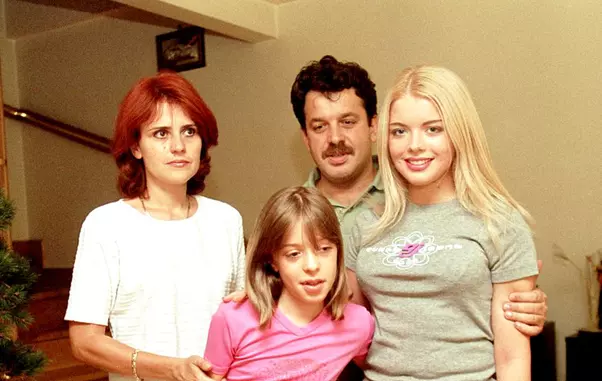 0-332268-alexandradinu