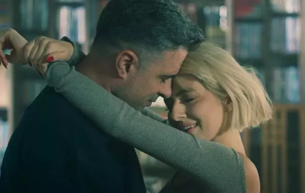 Lidia-Buble-si-Cornel-Ilie-s-au-dat-de-gol-ca-se-plac.-Gest-intim-facut-in-public-de-cei-doi-840×500