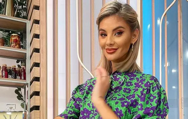 Apropieri Suspecte Intre Ramona Olaru È™i RÄƒzvan Simion Dani OÈ›il I A Dat De Gol Te Am Auzit Cum Ii Spui Galerie Foto Stiri Vedete Si Evenimente Viva Ro