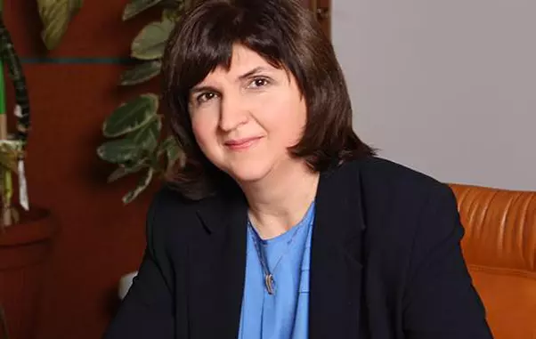 Corina-Popescu-sef-sub-acoperire-1