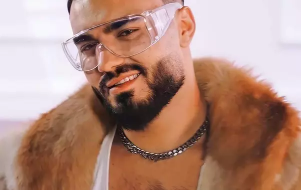 cati-bani-ia-jador-pentru-o-cantare