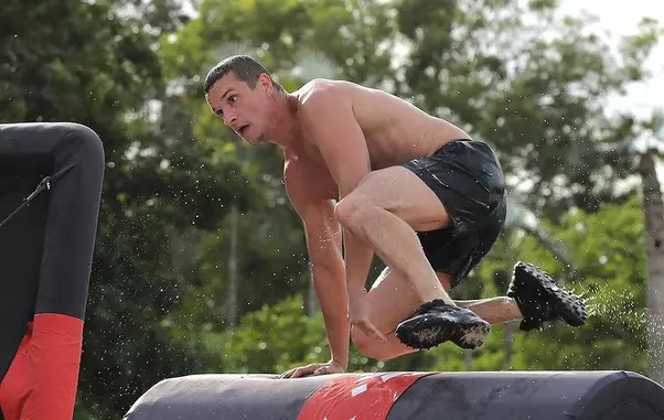 lucian-barbu-de-la-survivor-primele-declaratii-despre-iubita-si-familie-1