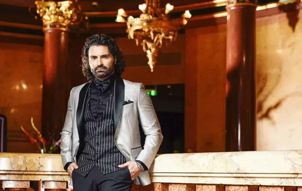 pepe-surprins-alaturi-de-iubita-misterioasa-2