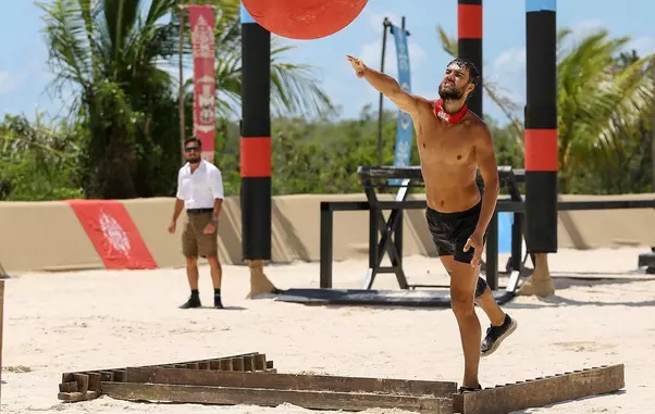 scandal-culita-sterp-raluca-dumitru-survivor-1