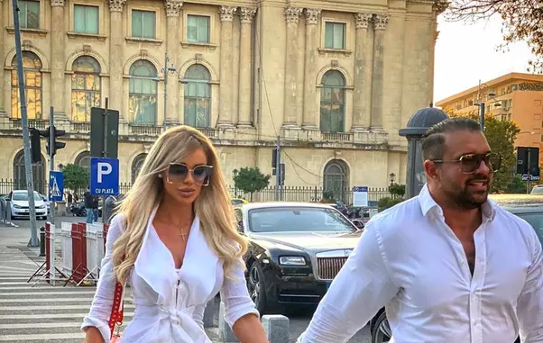 Alex-Bodi-a-parasit-o-pe-Bianca-Dragusanu-pentru-doua-femei-5-2