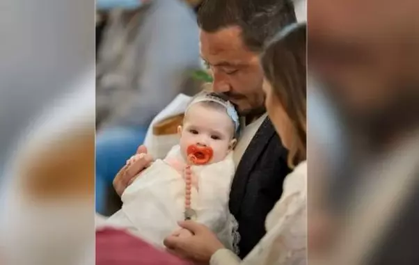 stefan-stan-si-a-botezat-fetita-elif-a-aparut-pentru-prima-data-la-TV-1