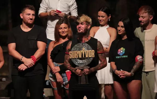 ce-face-zanni-cu-premiul-survivor-1