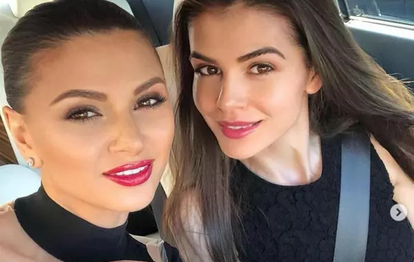 Monica-Gabor-promisiune-mr-pink-1