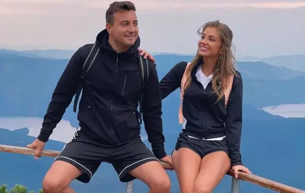 4d6bdf3a-49bf-4d5e-acca-e3998117cf5c-crop-1631696720