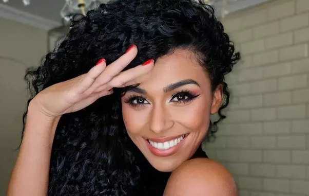 Majda-Aboulumosha-Survivor-10-1024×1018