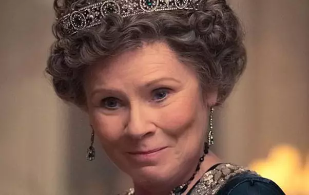 1.-The-Crown-sezonul-5-Imelda-Staunton